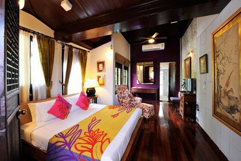 Zantiis Ndol Villas