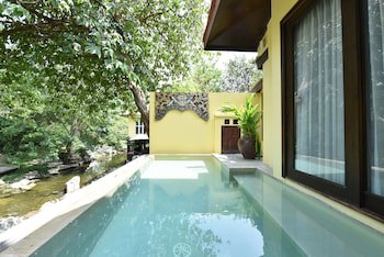 Zantiis Ndol Villas