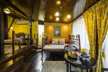 Zantiis Ndol Villas