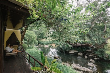 Zantiis Ndol Villas