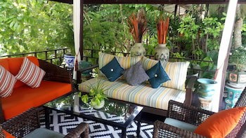 Zantiis Ndol Villas