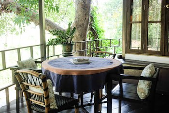 Zantiis Ndol Villas