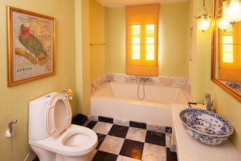 Zantiis Ndol Villas