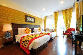 Zantiis Ndol Villas