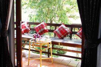 Zantiis Ndol Villas