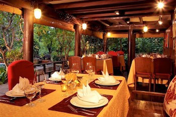 Zantiis Ndol Villas