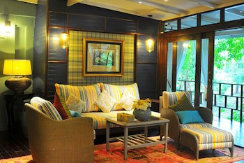 Zantiis Ndol Villas
