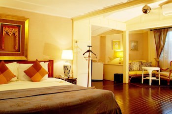 Zantiis Ndol Villas
