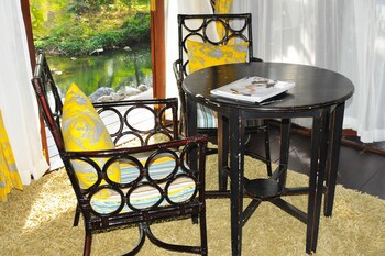 Zantiis Ndol Villas