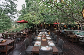 Zantiis Ndol Villas