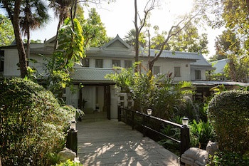 Zantiis Ndol Villas