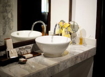 Zantiis Ndol Villas