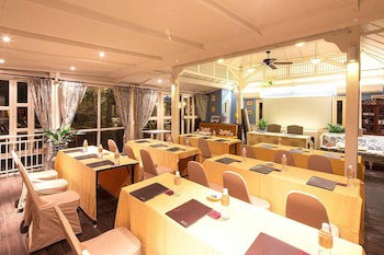 Zantiis Ndol Villas
