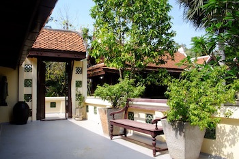 Zantiis Ndol Villas
