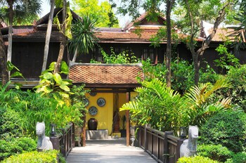 Zantiis Ndol Villas