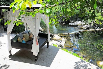 Zantiis Ndol Villas