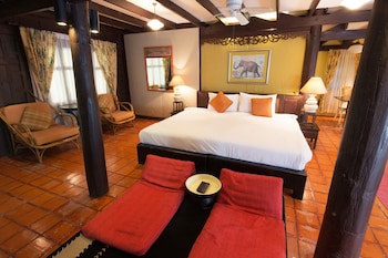 Zantiis Ndol Villas