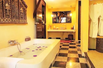 Zantiis Ndol Villas