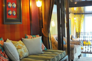 Zantiis Ndol Villas
