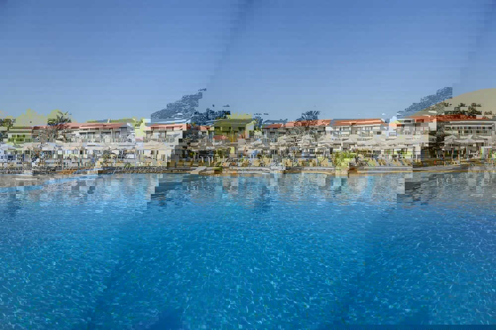 Golden Coast Hotel & Bungalows - All Inclusive