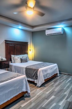 Laos Mar Hotel & Suites