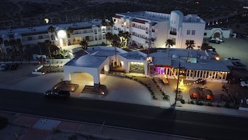 Laos Mar Hotel & Suites