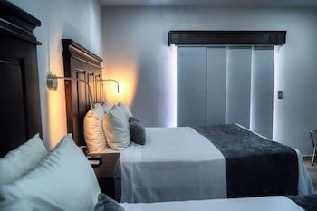 Laos Mar Hotel & Suites