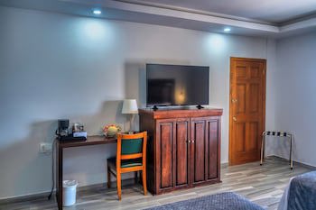 Laos Mar Hotel & Suites