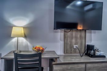 Laos Mar Hotel & Suites