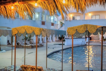 Laos Mar Hotel & Suites
