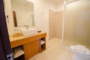 Almont Inland Resort