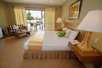 Almont Inland Resort