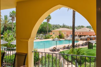 Jardim Da Meia Praia Hotel