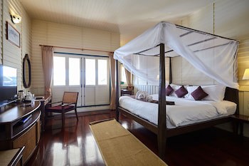Kalanan Riverside Resort
