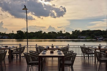 Kalanan Riverside Resort