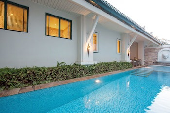 Kalanan Riverside Resort