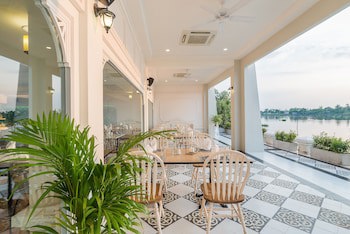 Kalanan Riverside Resort