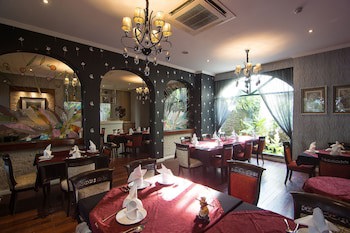 Kalanan Riverside Resort