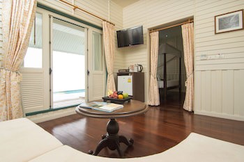 Kalanan Riverside Resort
