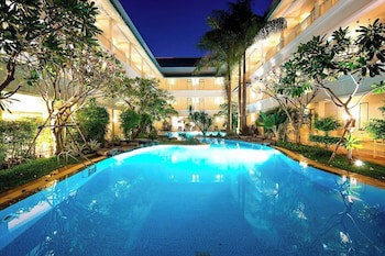 Kalanan Riverside Resort