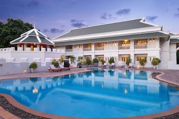 Kalanan Riverside Resort