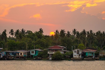 Kalanan Riverside Resort