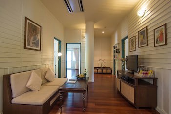 Kalanan Riverside Resort