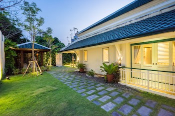 Kalanan Riverside Resort