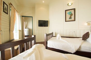 Kalanan Riverside Resort