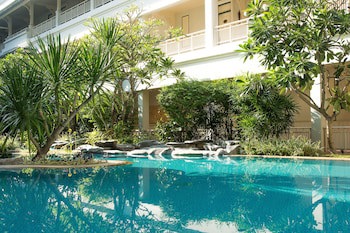 Kalanan Riverside Resort