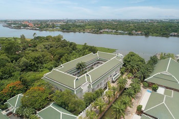 Kalanan Riverside Resort