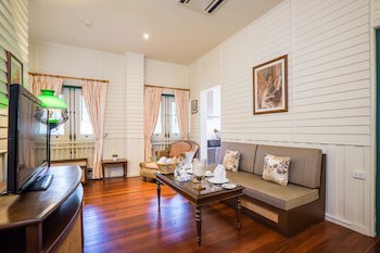 Kalanan Riverside Resort