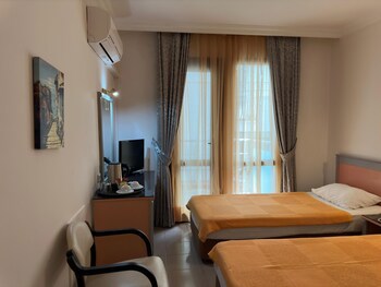 Grand Ata Park Hotel