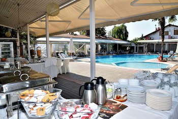 Four Seasons Hotel